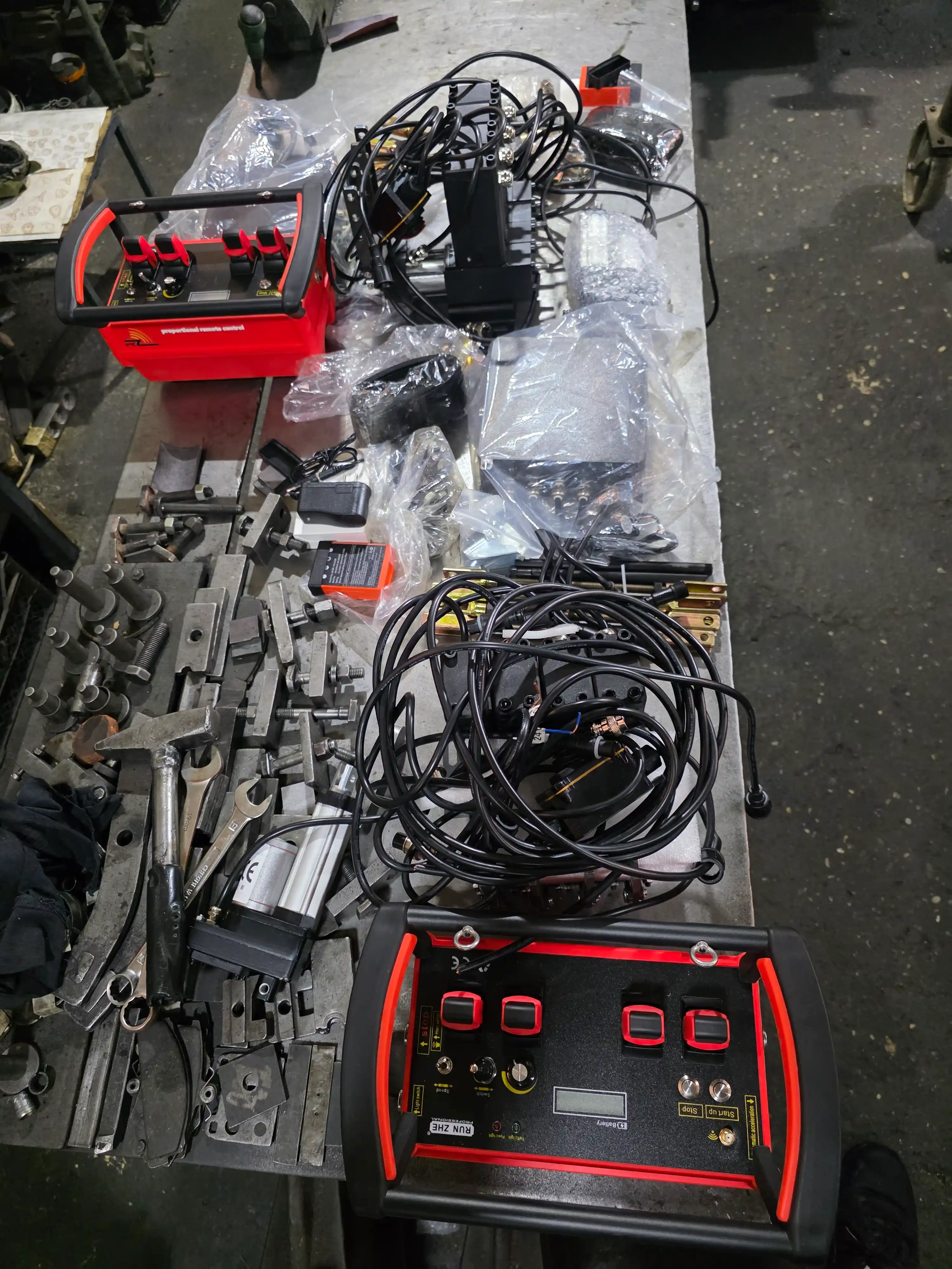 RZ400 Industrial Hydraulic Remote Control for Cranes